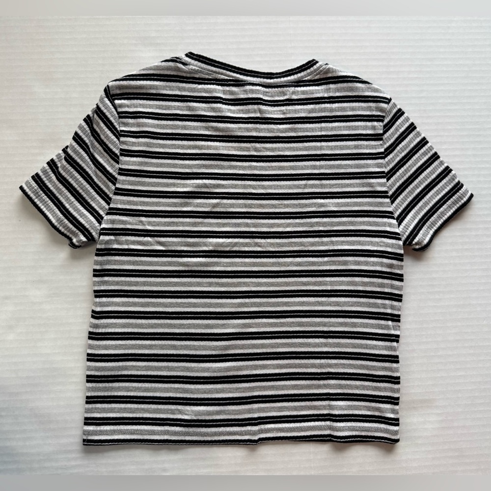 H&M Divided Black Gray & White Striped Ribbed Crop Top Size M - Picture 2 of 12